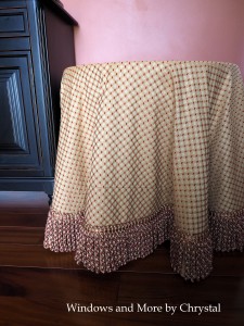 Round Tableskirt